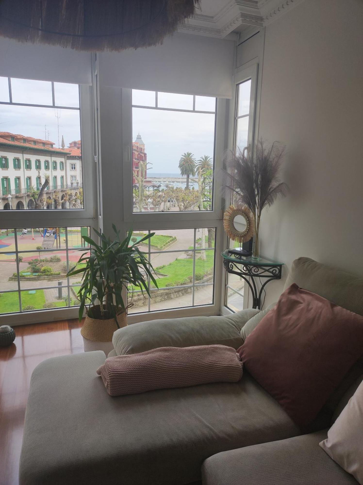 Precioso Piso Con Garaje En El Centro De Castro Urdialesアパートメント エクステリア 写真